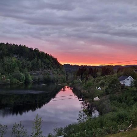 Glamping On Idyllic Lake, Paddle Boards & Rowboat พอร์ชกรุนน์ ภายนอก รูปภาพ
