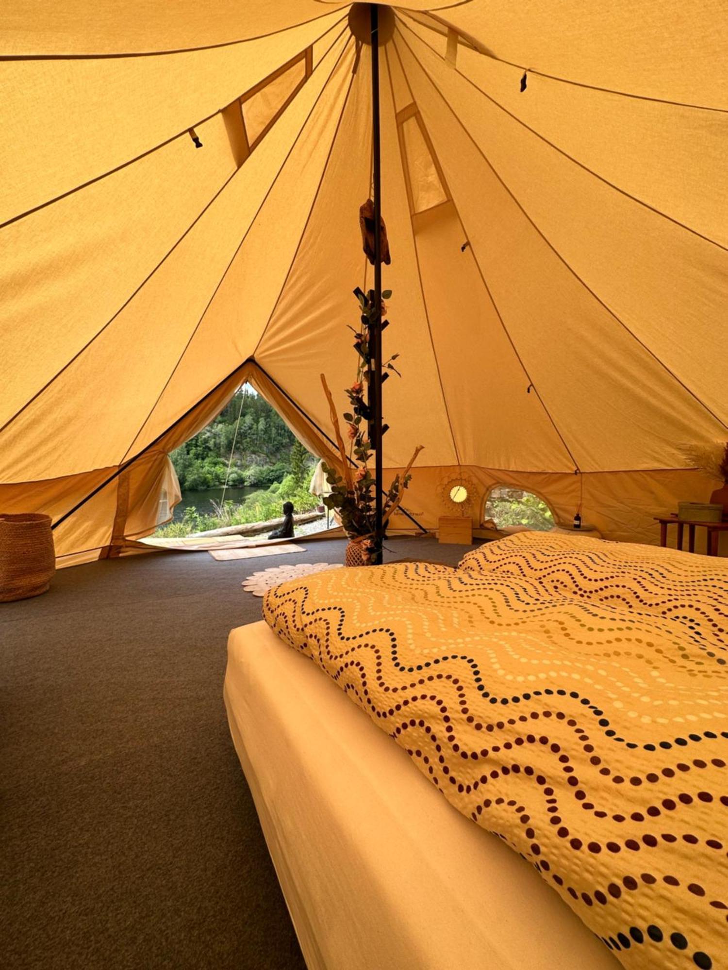 Glamping On Idyllic Lake, Paddle Boards & Rowboat พอร์ชกรุนน์ ภายนอก รูปภาพ